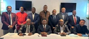 Les 11 (Onze) Candidats unis : Rassemblement au Palais des Sports d’Antananarivo — entre démocratie et défis de sécurité